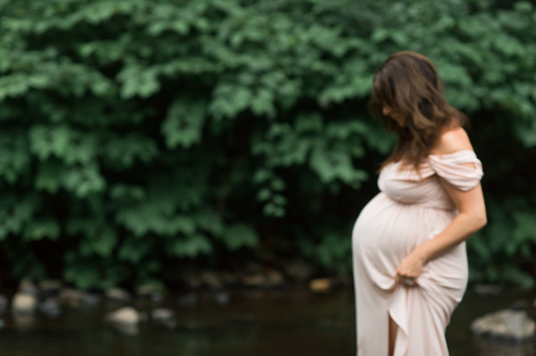 I was thrilled when Michelle from Pink Comb Studio reached out for her maternity photos. Following COVID-19 rule, keeping social distance I photographed Michelle and her two beautiful girls at Watchung Mountain NJ. With overcast weather three trees and grass showed such a rich deep green colors. I love bold rich colors in my photos as much as I love sunset golden hour. Michelle was just glowing and looked so beautiful. Was so happy to have such a beautiful mama in front of my camera before Michelle becomes mama of three girls. I can not wait to see her new baby girl and see her family grow. Michelle Surgent’s maternity session captured by Karis from heykaris.